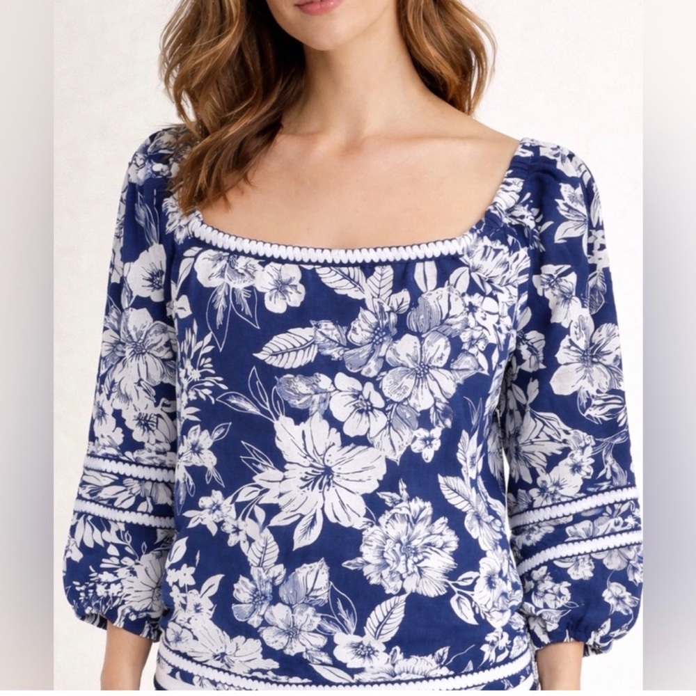 C&C California blue and white floral linen top blouse size M